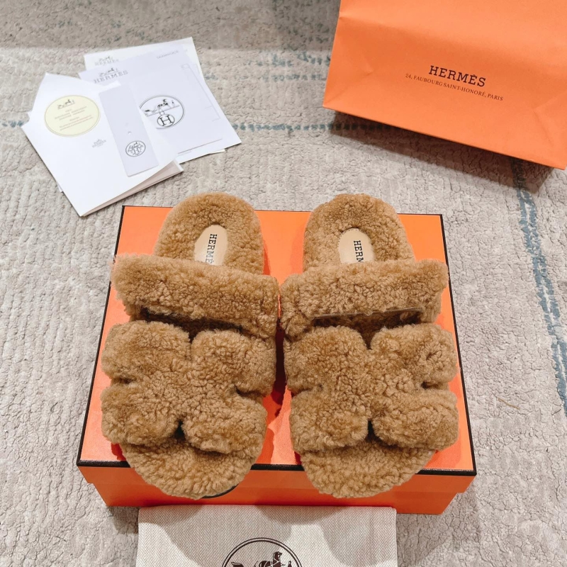 H**mes slippers